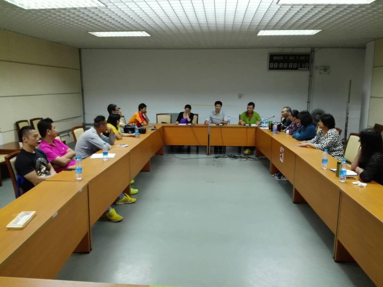 第二教学部党支部会议现场